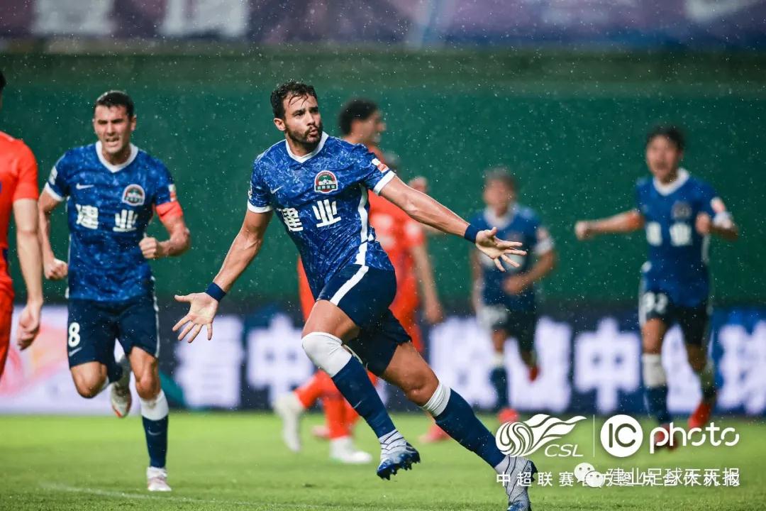 الترجي التونسي يقترب من الأدوار الإقصائية بعد فوز كبير على الزمالك المصري